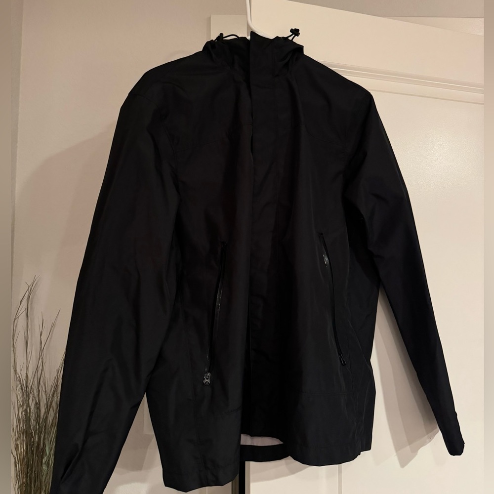 Old Navy Black Windbreaker - Medium
